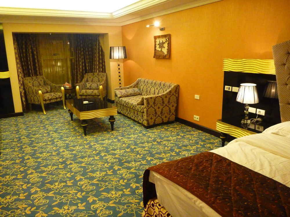 Basra International Hotel Phòng bức ảnh